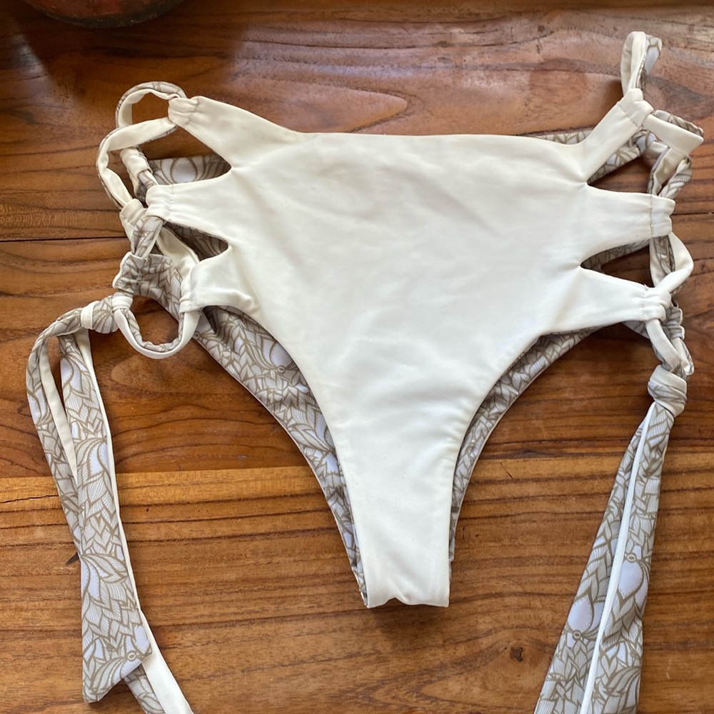 Lokahi Swim Bottoms Size Small